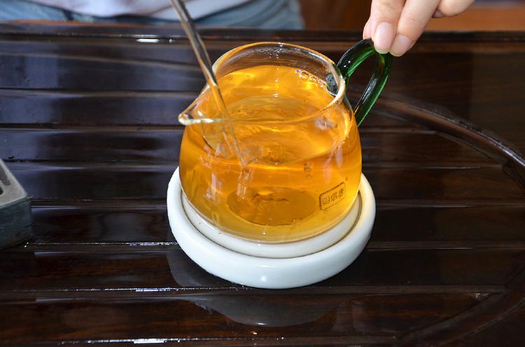 2004年中期勐库原生大叶青饼_推荐商品_得荼健康古茶